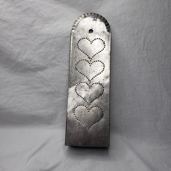 Three Distressed Vintage Primitive Tin Decor Pieces Candle and Tart Holders - Picture 9 of 10